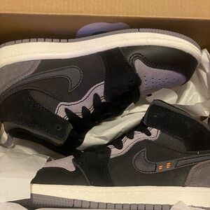 Nike Kids Black and Purple Sneakers